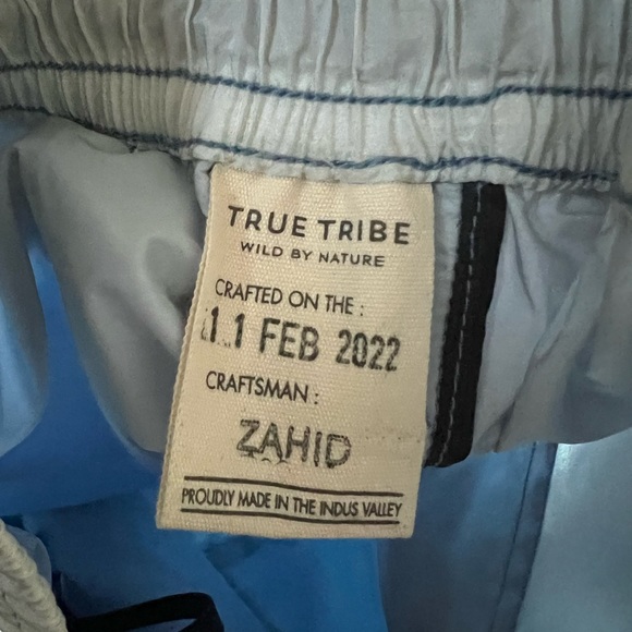 True Tribe Rough Steve Ombré Knee-Length Shorts, L - Picture 9 of 13